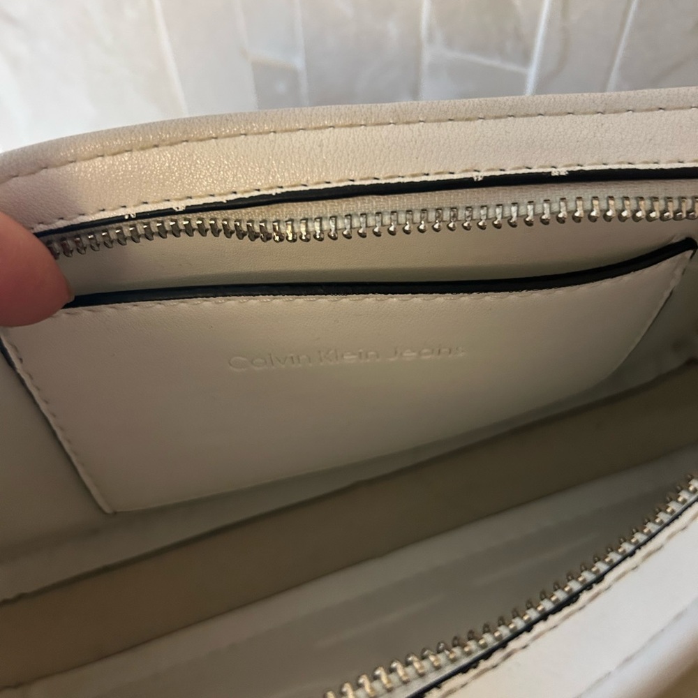 Calvin Klein Bag - Picture 5 of 6